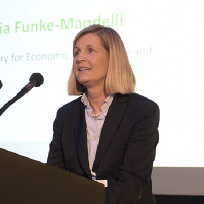 Dr. Claudia Funke-Mandelli
